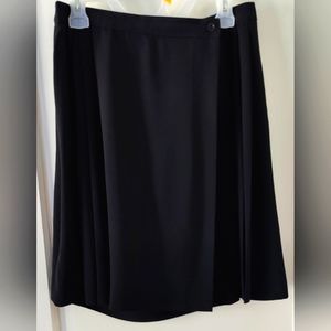 Worthington Pleated Front, Above the Knee Skirt, Black, Size 14